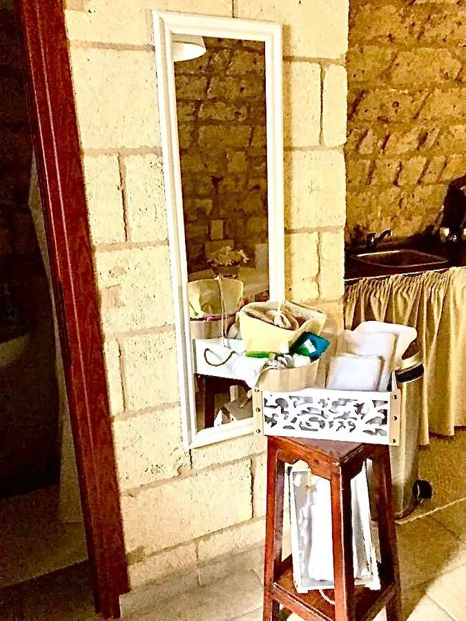 Villa Dimora Pietra Antica Bari 0*,  Italien